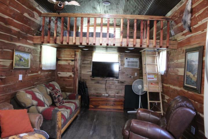 Amish Made Cedar Cabin With A Loft On A Buffalo Farm Close To The Buffalo River Marshall 外观 照片